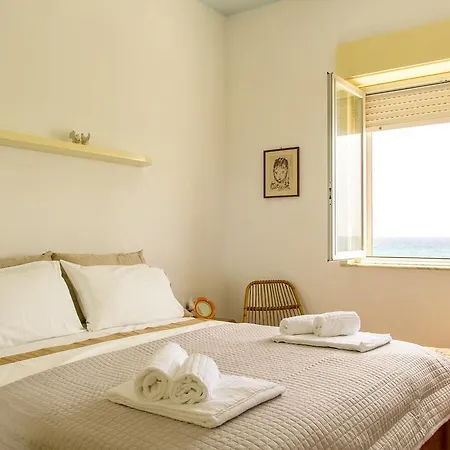 Apartment Sea Escape