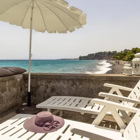 Апартаменты Sea Escape *